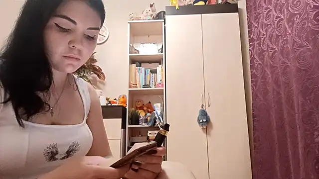 Abi bee online show from October 20, 4:21 pm