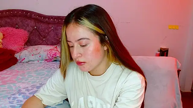 Hanssel tess online show from November 18, 6:31 pm