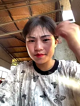 Mylinh- online show from October 18, 9:01 am