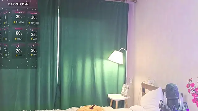  LucyStars  online show from April 5, 11:20 am