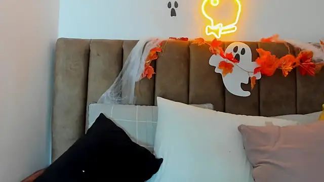 Amara18   online show from October 22, 3:11 am