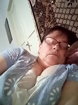 MilaCold5443 online show from April 15, 4:46 am