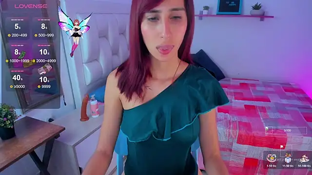 Snapshot of Laaura-Velez chatting on October 20, 12:30 pm Laaura-Velez online show from October 20, 12:30 pm