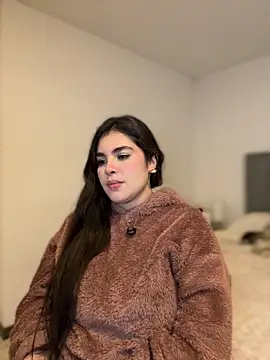 Isabella LaRue online show from April 11, 3:45 am