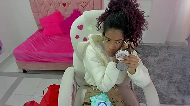 thianahorny online show from February 11, 1:45 pm