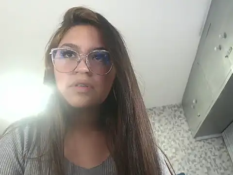 CrisstalPink online show from November 6, 5:13 am