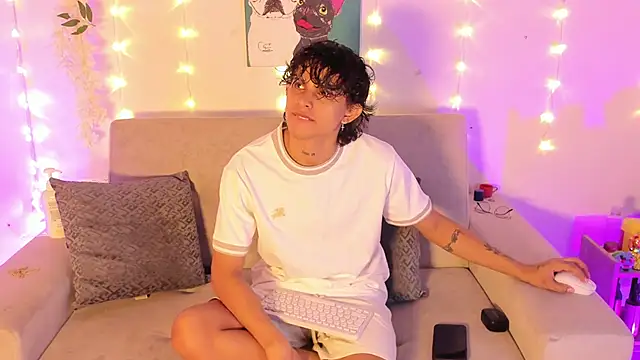 lua boy online show from March 27, 8:20 pm