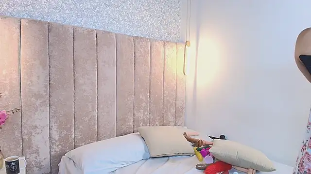 Karoline 606 online show from April 11, 4:51 am