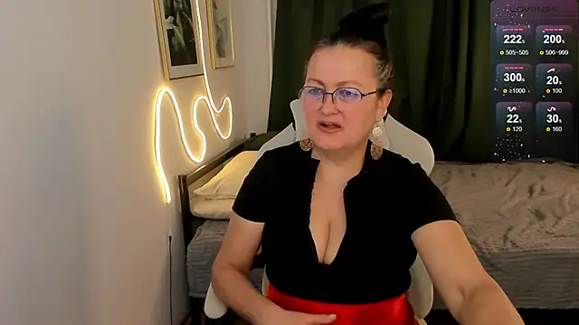 hottyannaa online show from February 11, 3:09 am