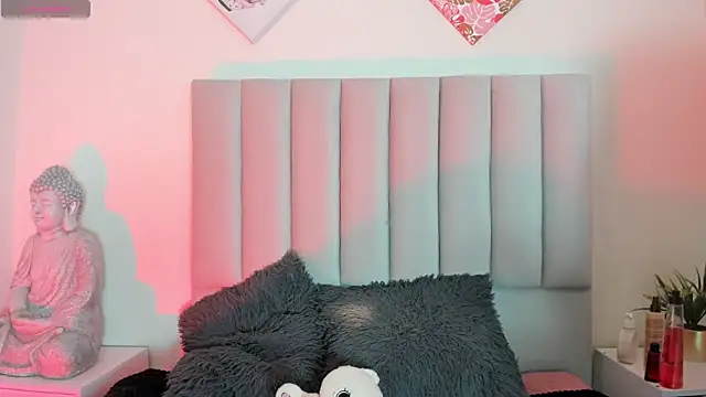 Kiaraa88 online show from November 15, 11:44 am