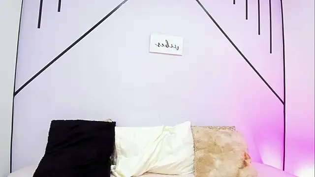 Brianna Maya online show from October 30, 5:03 pm