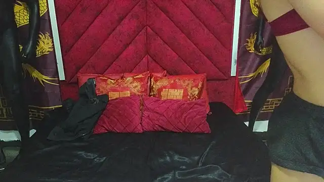 Pride couple online show from November 18, 2:01 am