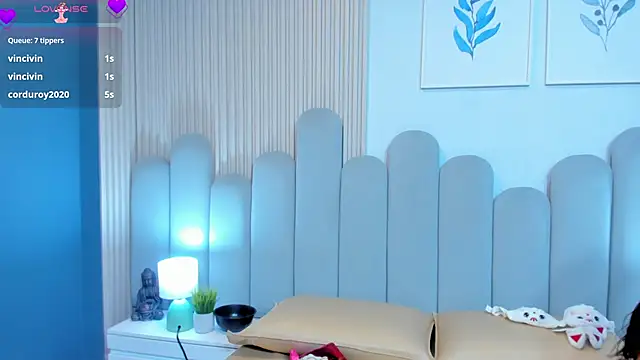 luly dreams online show from March 29, 11:53 am