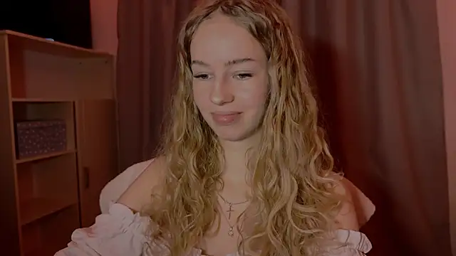 LunaCrave online show from November 10, 2:23 pm