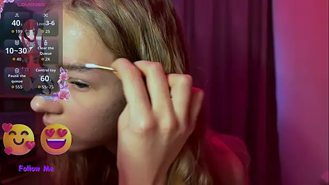 LunaCrave online show from December 15, 11:15 am