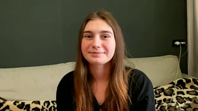 SueannHoffpauir online show from October 15, 6:27 am