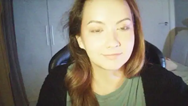 MoodieMira online show from April 12, 9:17 pm