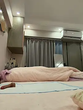 niannian6373 online show from February 8, 3:38 pm