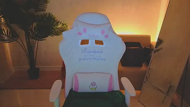 MaqueenWinsor online show from November 3, 10:19 am