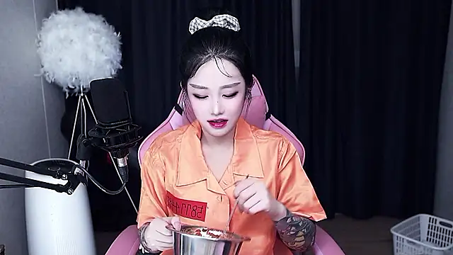 Snapshot of MISA_02 chatting on October 18, 11:02 am MISA 02 online show from October 18, 11:02 am