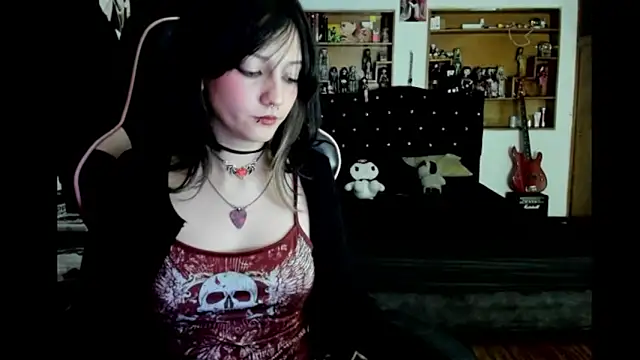 Maki Zein  online show from March 6, 11:11 pm