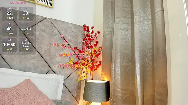  naylaa  online show from April 18, 3:09 am