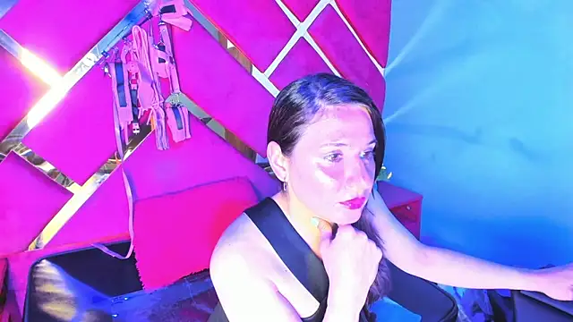 Kylie Bloom online show from April 15, 10:43 pm