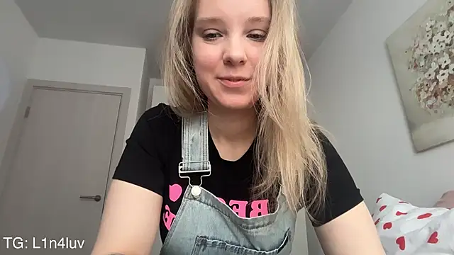 AIicaparkerc online show from February 8, 10:19 am