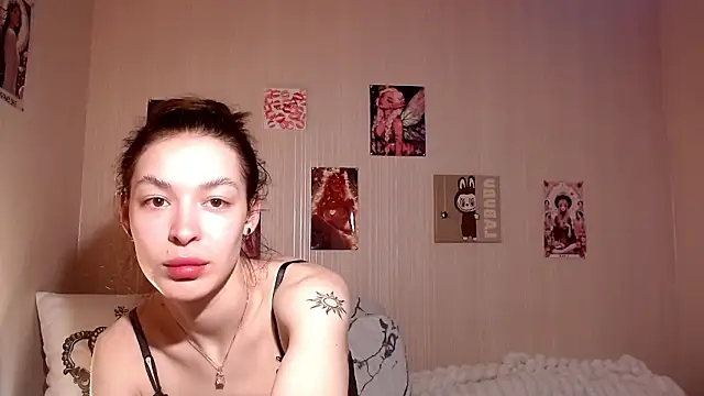 Daphne Darkthorn online show from March 18, 7:08 pm