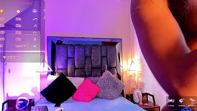 SofiRuiz  online show from December 18, 4:06 am