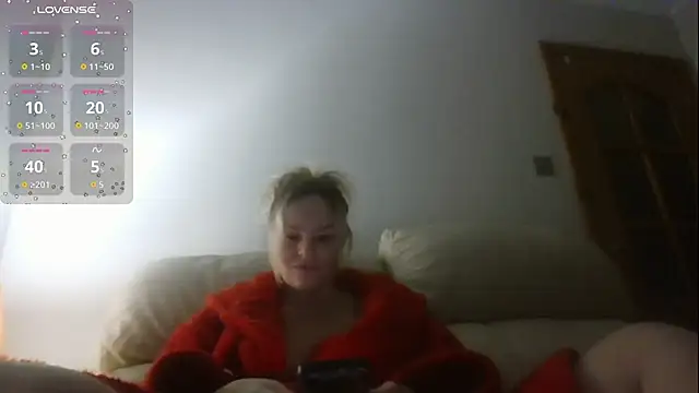 Snapshot of SUGER-SPICE chatting on October 19, 8:00 pm SUGER-SPICE online show from October 19, 8:00 pm