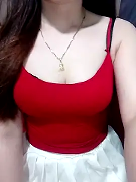 LeanaLy online show from April 3, 12:52 am