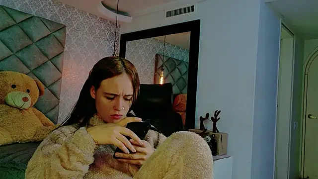 CARO ADAMS1 online show from January 9, 11:03 am