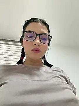 l0lita sweet online show from April 26, 9:23 pm