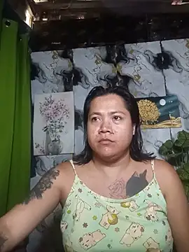 trishacummerts online show from June 1, 3:52 am