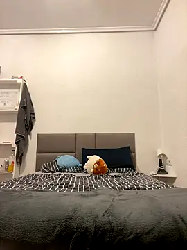 Camaraman05 online show from October 18, 6:05 am