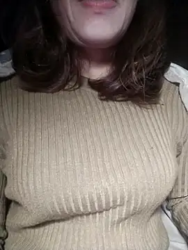 YiyinLy online show from November 21, 7:27 pm