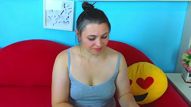 Soft Lilly online show from October 21, 6:06 am