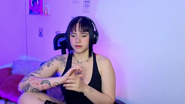 Emily Lindey online show from April 9, 4:59 am