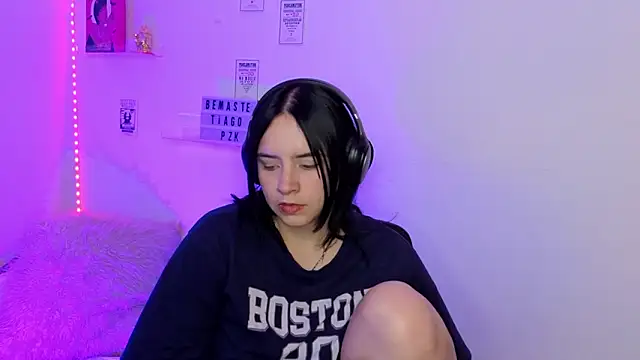 Emily Lindey online show from March 21, 8:19 am