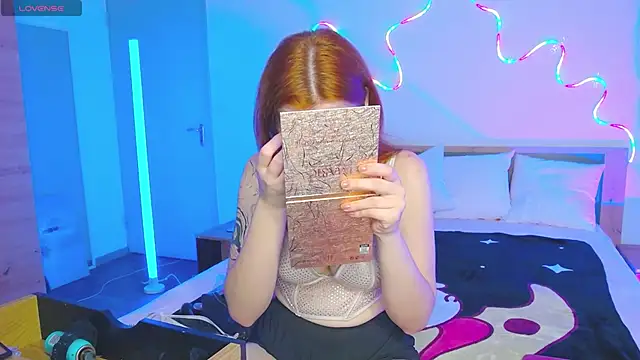 MeganNewCat online show from December 4, 7:32 am