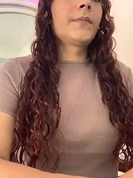 La-Gatiita-trans online show from April 5, 4:17 pm