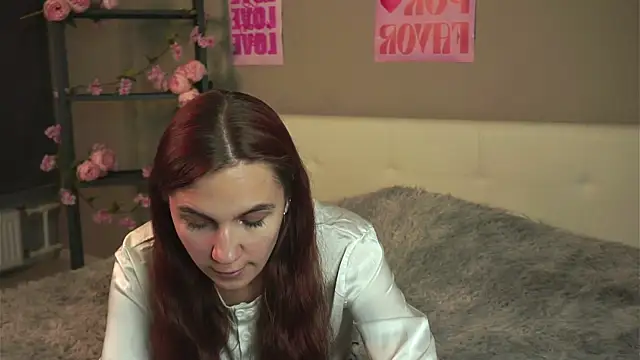 DanetteGutta online show from October 28, 8:35 pm