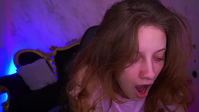 CuteeFoxy online show from March 27, 1:45 pm