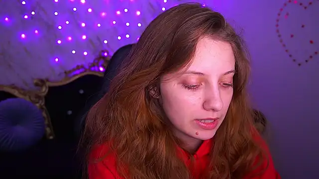 CuteeFoxy online show from March 4, 1:39 pm