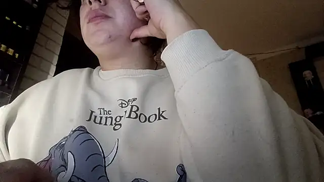 Snapshot of GwendolynFoster chatting on October 23, 4:24 pm GwendolynFoster online show from October 23, 4:24 pm