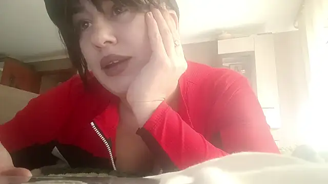 Snapshot of GwendolynFoster chatting on October 31, 12:53 pm GwendolynFoster online show from October 31, 12:53 pm