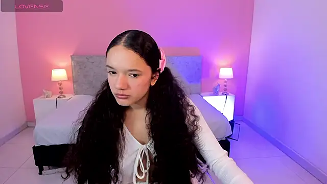 ZairaGlow online show from October 20, 11:46 am