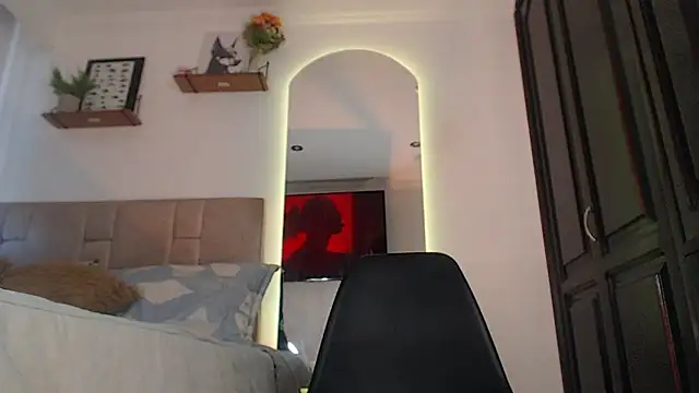  TiniWild online show from March 19, 9:52 pm