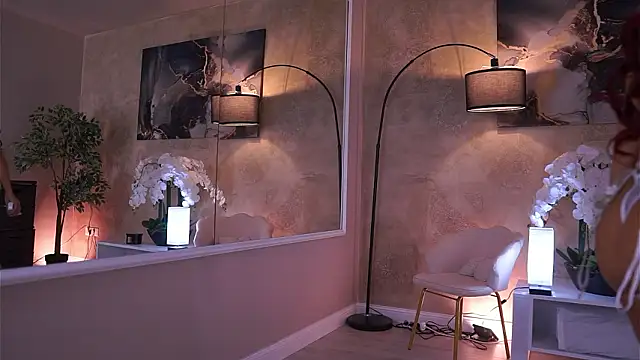 TiffanyBlaize online show from February 8, 7:06 pm